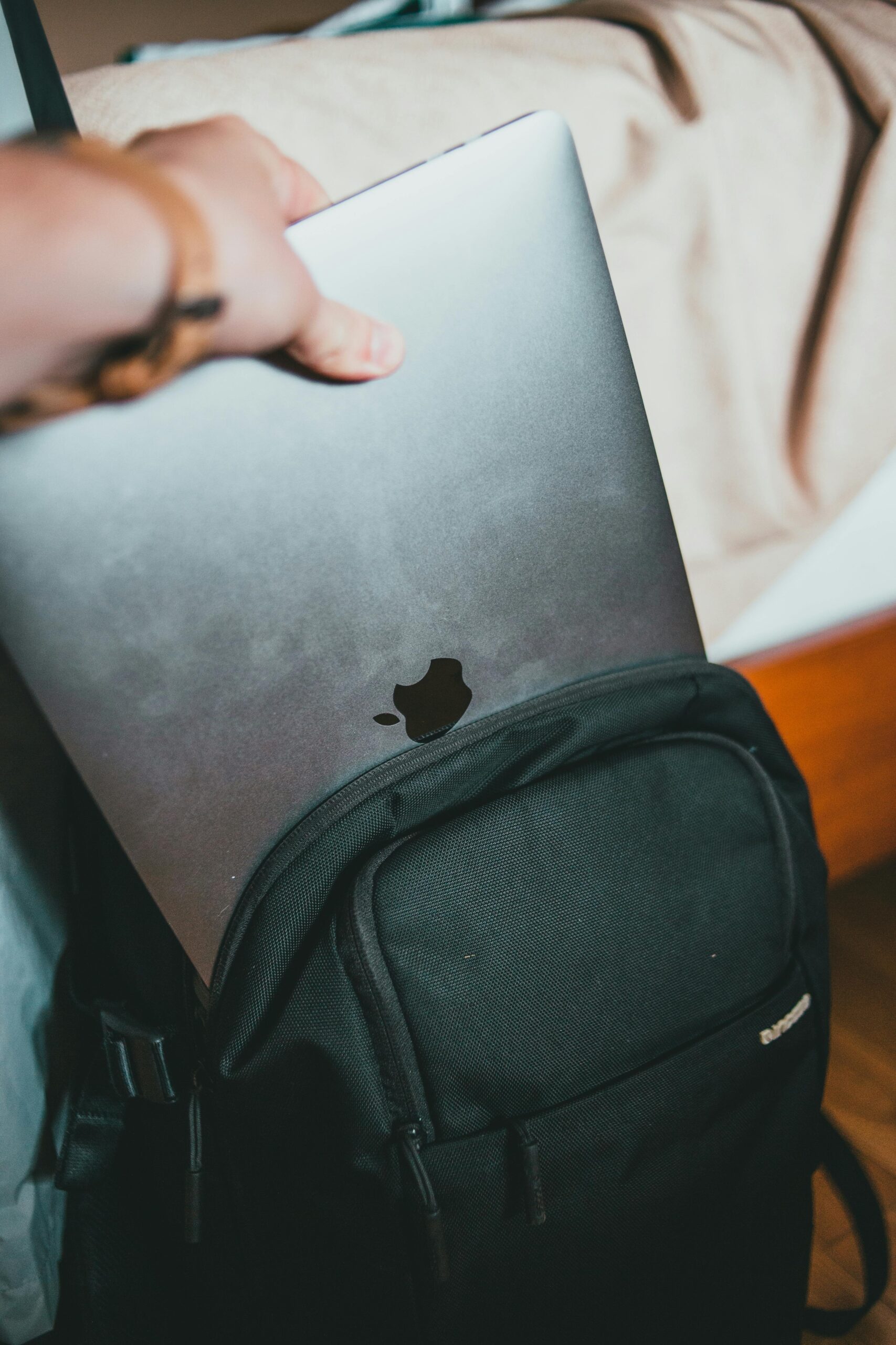 Migliori Zaini per Laptop 17 Pollici: 5 Modelli per Università, Lavoro e Viaggi (2026)